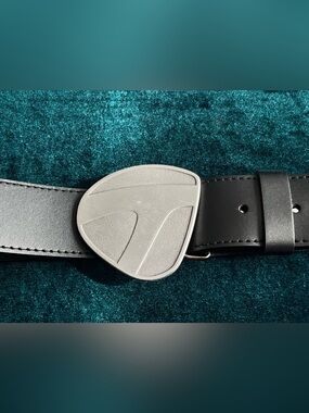 90’s Men’s TaylorMade Black Leather Golf Belt Pewter Buckle 36